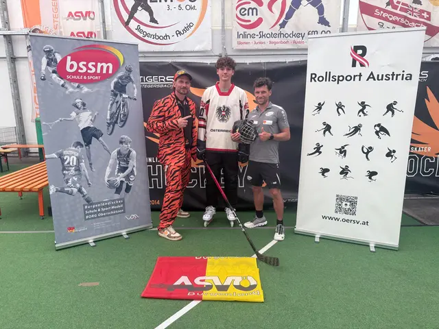 U19-Teamspieler mit 16 Jahren: Trainer Andreas Freiberger (Stegersbach Tigers), Adam Janisch und bssm Oberschützen-Geschäftsführer Marc Kerschbaumer | Foto: Stegersbach Tigers