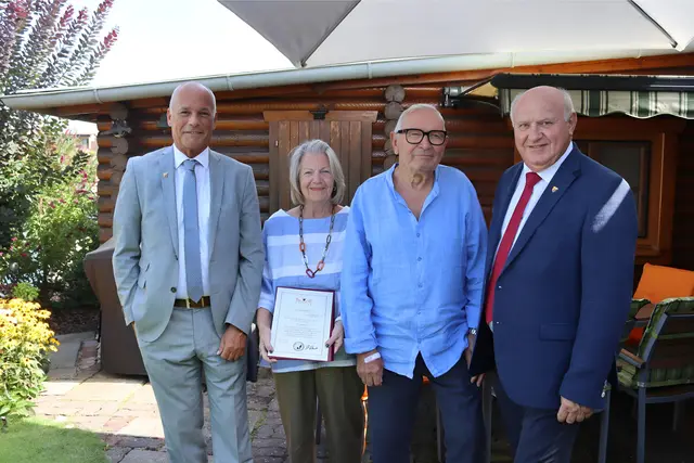 GR Walter Jakob, Eveline Sänger, Edmund Sänger, Bürgermeister Ernst Wendl | Foto: Marktgemeinde Himberg