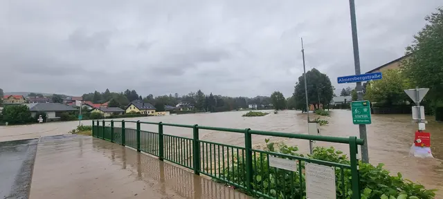 Der Anzbach trat weit über die Ufer von Neulengbach im September 2024. | Foto: Gemeinde Neulengbach