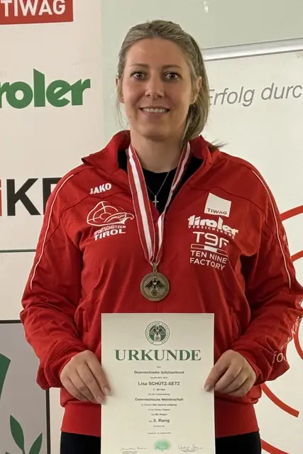 Lisa Schütz-Setz aus Imst gewann zweimal Mannschaftsbronze (50 Meter bzw. 100 Meter stehend-aufgelegt) | Foto: Bezirksschützenbund Imst