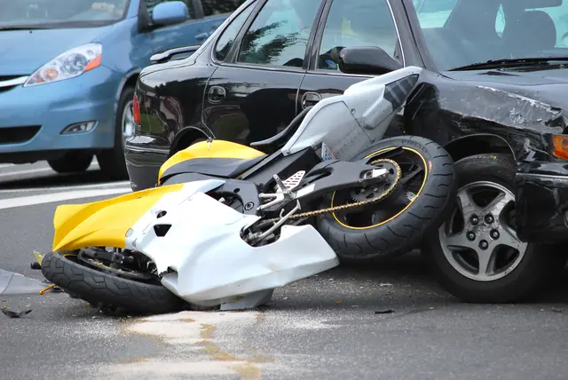 Der Unfall ereignete sich an der Kreuzung der Rosentalerstraße mit dem Südring. (Symbolfoto) | Foto: stock.adobe.com/at/oscar williams 