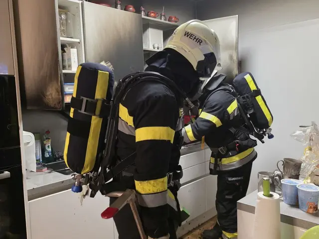 Am Mittwochabend kam es in der Marktgemeinde Kalsdorf zu einem Küchenbrand, bei dem Polizei, Feuerwehr und Rettung im Einsatz standen. | Foto: FF Kalsdorf