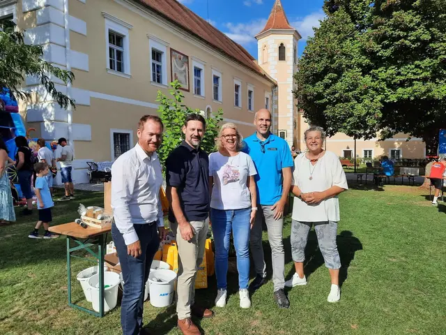 Familienfest der ÖVP Atzenbruck: (Personen v.l.n.r.) ÖAAB-Atzenbrugg Obmann Daniel Henninger, Nationalrat Fritz Ofenauer, ÖVP-Atzenbrugg Fraktionsvorsitzende Carina Fößleitner, Vizebürgermeister Franz Buchberger, Bürgermeisterin Beate Jilch | Foto: ©Fotos Kaiblinger Gerald