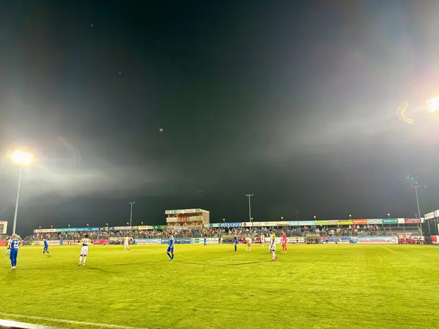 Die Stehplatztribüne war am Cup Abend richtig gut gefüllt. | Foto: Markus Kahrer