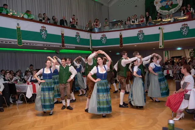 Eine der Highlights im Kalender der Roßecker ist alljährlich der Ball der Steirer, der immer im Jänner über die Bühne geht. | Foto: TV Roßecker