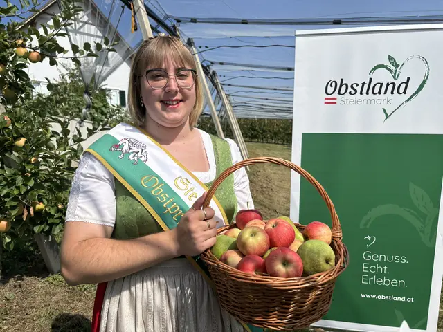 Obstprinzessin Andrea I. aus Oberfeistritz bei Anger war auch zugegen. | Foto: MeinBezirk/Markus Kopcsandi