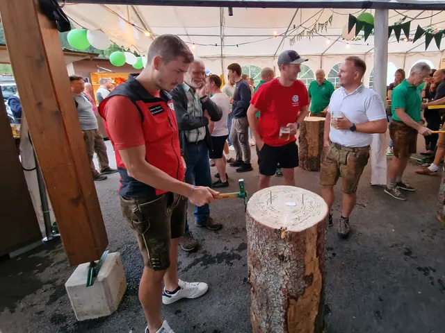 Ein Nagelstock-Turnier wurde beim großen Fest der Göstlinger Bergretter ausgetragen. | Foto: Bergrettung Göstling an der Ybbs