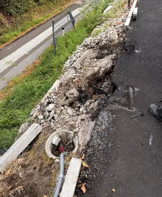 Die Schäden am Parkplatz waren nicht zu übersehen. | Foto: FF Köppling
