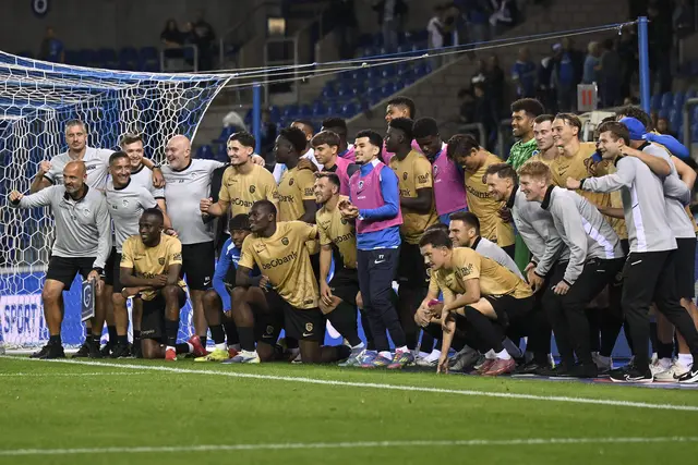 Lech Posen beim Feiern vom Einzug in die Ligaphase. | Foto: JOHAN EYCKENS / AFP / picturedesk.com
