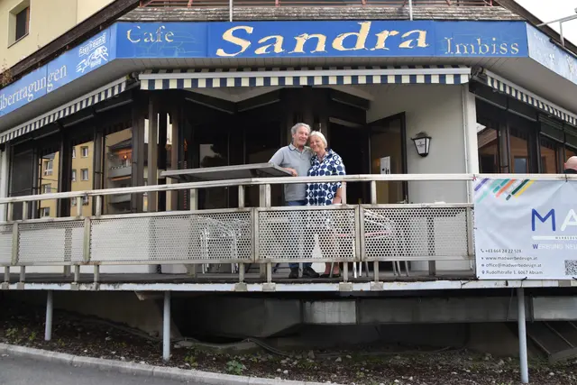Mit der Schließung des Cafés verliert Hall einen vertrauten Ort der Begegnung. | Foto: Kendlbacher