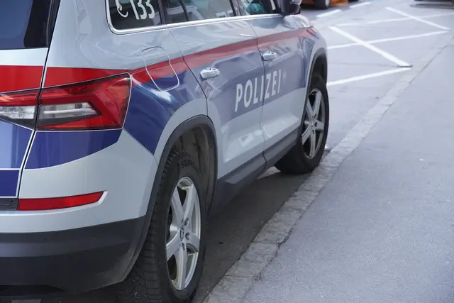 Die Polizei konnte den 22-jährigen Verdächtigen kurz vor seiner Ausreise am Flughafen Salzburg anhalten. | Foto: Emanuel Hasenauer / Symbolbild