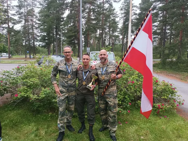 Gerhard Bauer (l.) aus Münzkirchen mit seinem Team bei der Militär-WM in Finnland, die Ende Juni stattfand. | Foto: Bauer