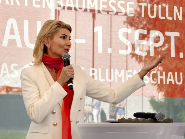 Nadja Mader moderierte die Eröffnung. | Foto: Christian Nowotny