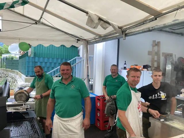 Die Kameraden der Bergrettung sorgten für feine Schmankerl bei ihrem großen Fest in Göstling an der Ybbs. | Foto: Bergrettung Göstling an der Ybbs