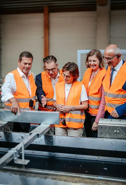 Spannend und wissenswert war die Führung durch die Sortieranlage für die politische Abordnung. | Foto: Höpperger Umweltschutz