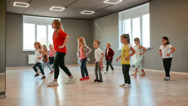 Kinder und Jugendliche können in Liesing Line Dance lernen. (Symbolbild) | Foto: LanaStock/Panthermedia