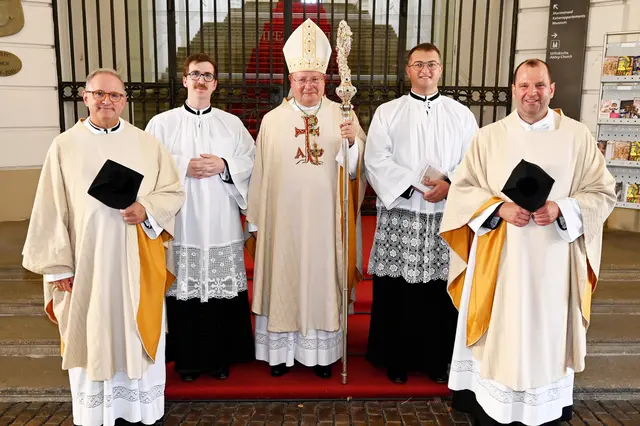 Stiftsdechant Clemens Galban, Anton Gliebe, Propst Anton Höslinger, Jona Capobianco, Novizenmeister & Klerikerdirektor Tassilo Lorenz | Foto: Stift Klosterneuburg/W. Hanzmann