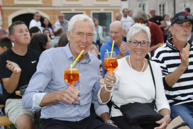 Ein Cocktail machte den Schlagerabend perfekt | Foto: Walter Kellner