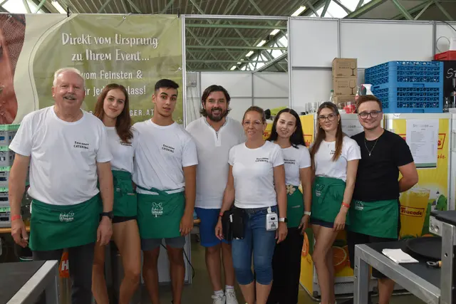 Hans Unger und sein Team steht für ausgezeichnete Kulinarik und erfrischende Getränke parat. | Foto: Michael Strini
