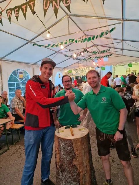 Ein Nagelstock-Turnier wurde beim großen Fest der Göstlinger Bergretter ausgetragen. | Foto: Bergrettung Göstling an der Ybbs