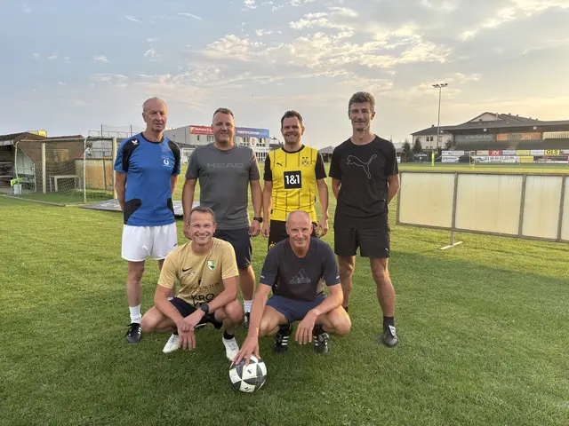 Am Bild hinten von links Adolf Häusler, Harald Klinger, Mario Pfeiffer, Ewald Pum, vorne Gerhard Langegger und Alois Häusler | Foto: MeinBezirk Perg/Köck