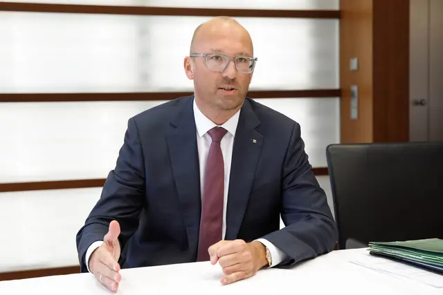 "Wir haben in der ersten Jahreshälfte 2025 ausgezeichnete Ergebnisse erzielt", sagt RLB OÖ-Generaldirektor Reinhard Schwendtbauer. | Foto: Wakolbinger