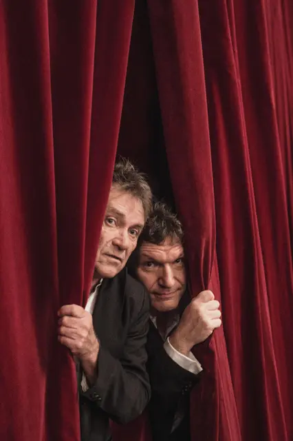 Am Samstag feiern Wolfram Berger und Markus Schirmer das 30-jährige Jubiläum ihres Kultprogramms "Enge(l) im Kopf". | Foto: Christian Jungwirth
