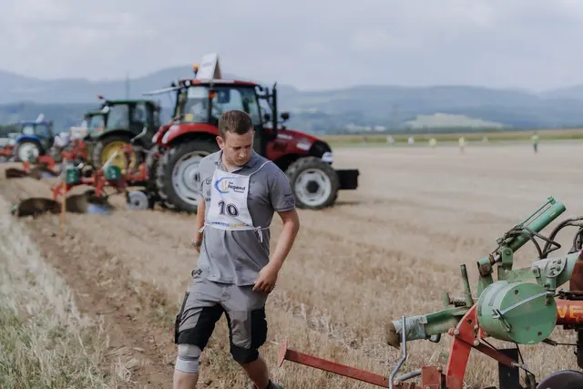 Ehrgeiz und Leidenschaft: Beim Leistungspflügen müssen die Teilnehmer zeigen, dass sie ein besonderes Gespür für ihr Gerät haben. | Foto: Keferböck