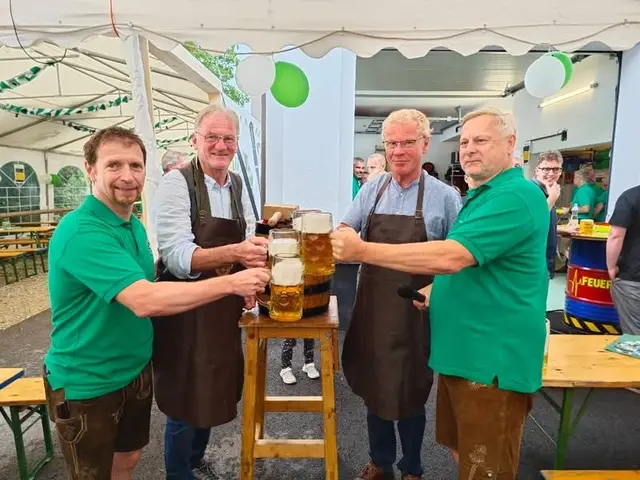 Großes Bergrettungsfest in Göstling: Ein Prosit auf die stets einsatzbereiten Kameraden! | Foto: Bergrettung Göstling an der Ybbs