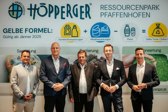 Auch die Führungsspitze der Altstoff Recycling Austria (ARA) war Teil der Delegation bei Höpperger Umweltschutz (v.l.n.r.): Thomas Höpperger, ARA-Vorstand Thomas Eck, Harald Höpperger, ARA-Vorstandssprecher Harald Hauke, Matthias Zitterbart (DAKA) | Foto: Höpperger Umweltschutz