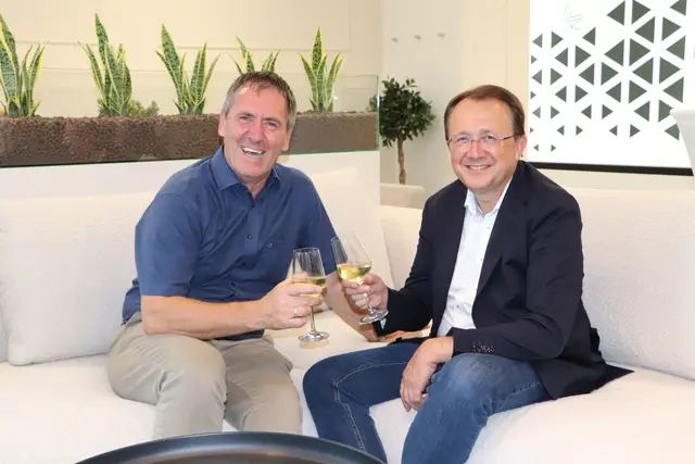 Wolfgang Kogler mit Bürgermeister Matthias Stadler bei der Eröffnung.