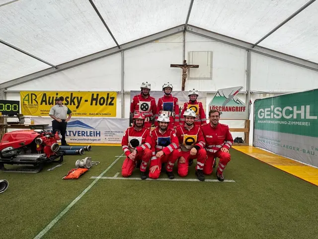 Mitglieder des Roten Kreuzes beteiligten sich erstmals am Feuerwehr-Bewerb im "Alpinstil" in Lassing bei Göstling an der Ybbs.
 | Foto: Rotes Kreuz Bezirk Scheibbs