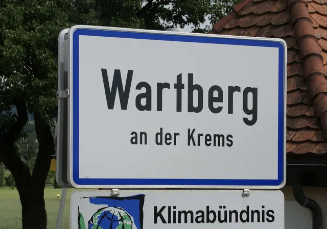 Nach einer kurzen Fahndung fanden die Polizisten das Moped in einer Waschanlage. | Foto: MeinBezirk/Staudinger