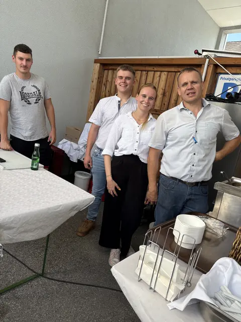 Für Speis und Trank sorgte Familie Wallner von der Arbachmühle. | Foto: MeinBezirk/Gabriela Sommer