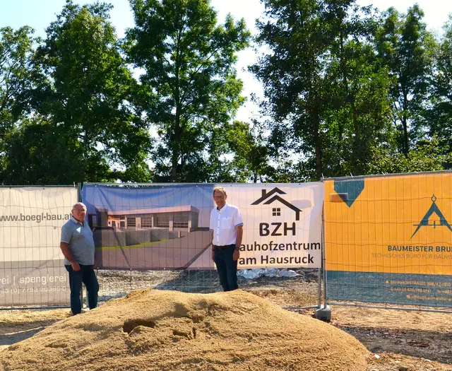 Günter Fisecker, Bürgermeister von St. Marienkirchen am Hausruck und Fritz Hosner, Bürgermeister von Geiersberg.  | Foto: BZH Hausruck