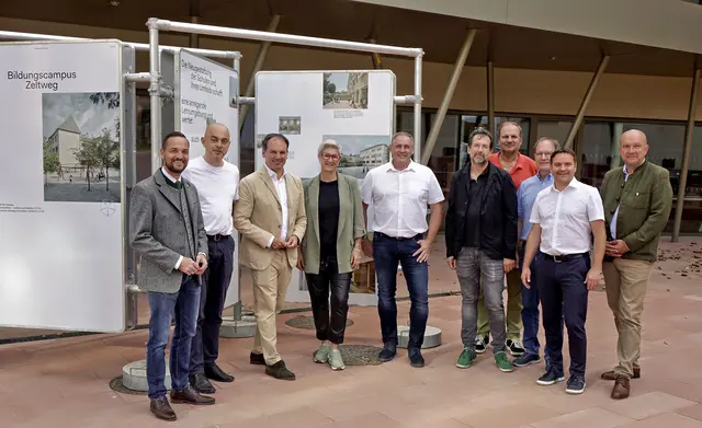 Die Beteiligten und Ehrengäste am Projekt Bildungscampus Zeltweg. | Foto: Schindler