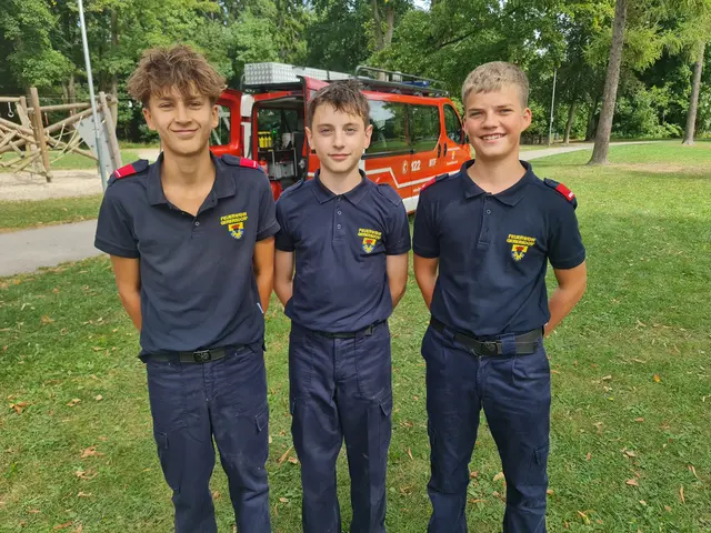 Maximilian Gartner, Jonas Kietreiber und Anton Gruber
Sie sammelten wertvolle Erfahrungen beim Jugendlager.
 | Foto: Cornelia Strobl