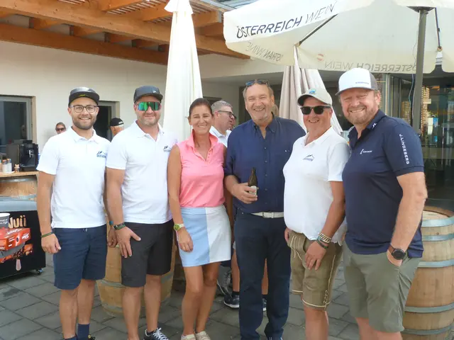 Nach einem stärkenden Frühstück bereiteten sich die Teilnehmer und Teilnehmerinnen auf einen spannenden Tag gefühlt mit Golf und Kulinarik vor.  | Foto: Vanessa Wittmann