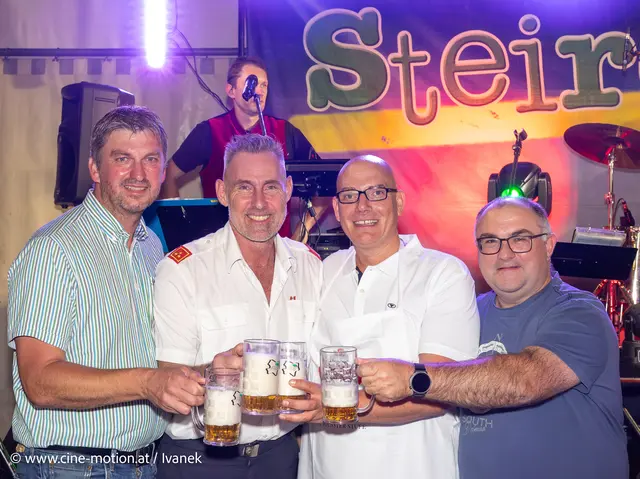 Bürgermeister Jürgen Maschl, HBI Kommandant Wolfgang Niederauer, Vereinsvorsitzender Rene Rocznik (DE) und Wehrführer Sirko Hanisch (DE). | Foto: www.cine-motion.at / Ivanek