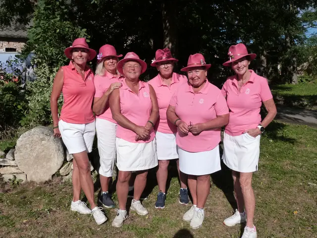 In einheitlichem Pink feierten die Damen die Liebe zum Golfsport! | Foto: Vanessa Wittmann