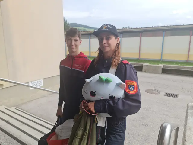 Berndl Maximilian Feuerwehr Obergrafendorf und Feigl Tanja Feuerwehr Weinburg
Sie waren als Betreuer beim Jugendlager im Einsatz und begleiteten die Kinder durch das Programm.

 | Foto: Cornelia Strobl
