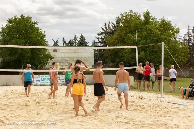 Dreamteam (hinterer Bereich) gegen Proteinpartei (im Vordergrund). | Foto: www.cine-motion.at / Ivanek