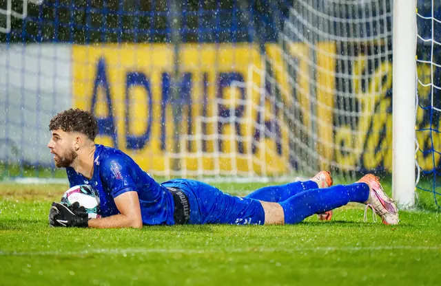 Nicht zu bezwingen: Vinko Colic kam anstelle des ausgeschlossenen Torhüter Richard Strebinger.  | Foto: GEPA pictures/Edgar Eisner