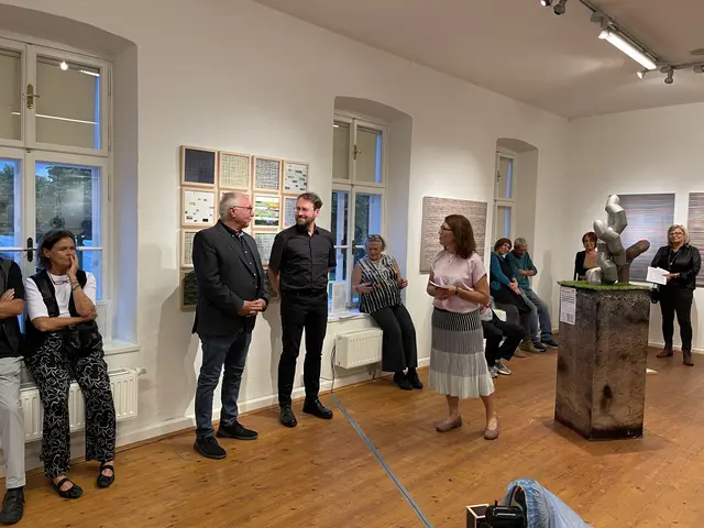 Kuturhaus-Chefin Marianne Gogg in action -  sie war eine der Laudatorinnen | Foto: Josef Goldhofer