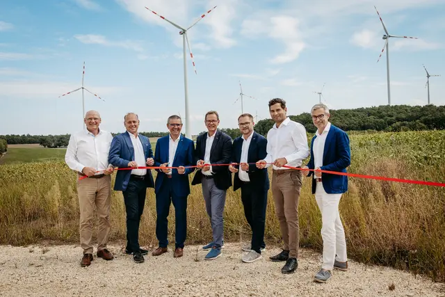 EVN Naturkraft Geschäftsführer Helwig Überacker, ImWind CEO Georg Waldner, Abgeordneter zum NÖ Landtag Manfred Schulz, EVN Vorstandssprecher Stefan Szyszkowitz, Bürgermeister von Mistelbach Erich Stubenvoll, ImWind Miteigentümer Georg Eder und ImWind CFO Christoph Zurucker-Burda | Foto: EVN / Claudia Müllner
