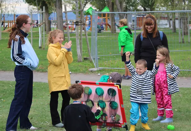Gemeinsam wurde über die Erfolge der Kinder gejubelt. 