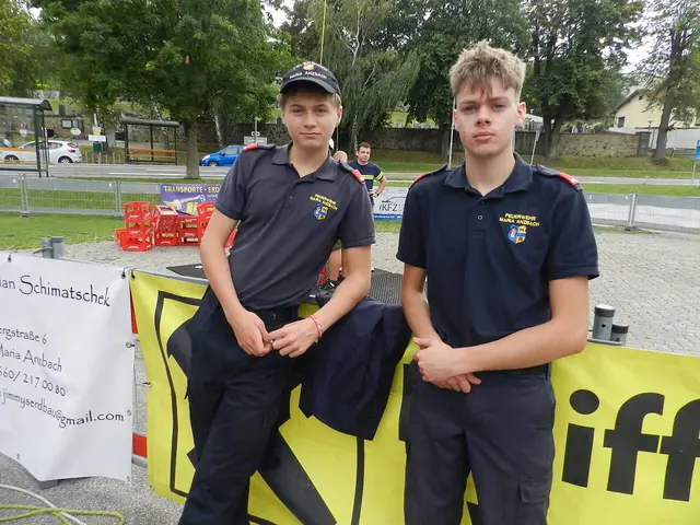 Martin  Edelbacher, Marcel Puscas sind bei der Feuerwehr Jugend | Foto: Heribert Punz