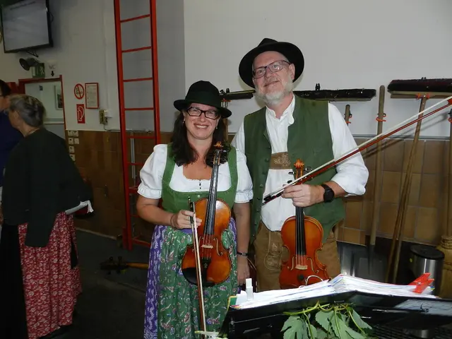 Iris Trefalt,  Saverico ruol - Ruzzini  Von den Anzbacher  
Tanzgeiger | Foto: Heribert Punz