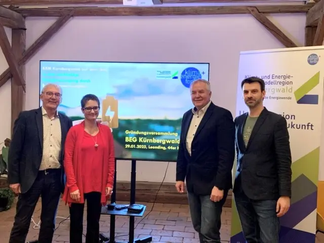 Vertreterin des Genossenschaftsvebandes mit den Vorständen der BEG Kürnbergwald eG Günther Neu, Thomas Haudum und Alois Krichmayr