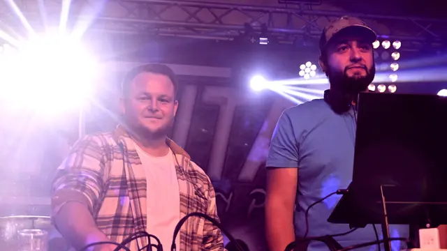 Die DJs Smith und Risty Luke